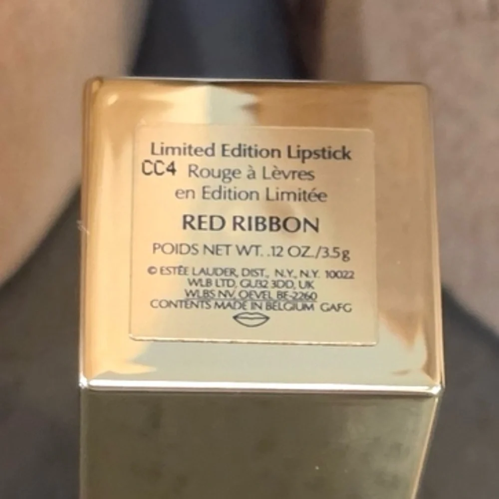 Estée Lauder Limited Edition Luxurious Lipstick Red Ribbon